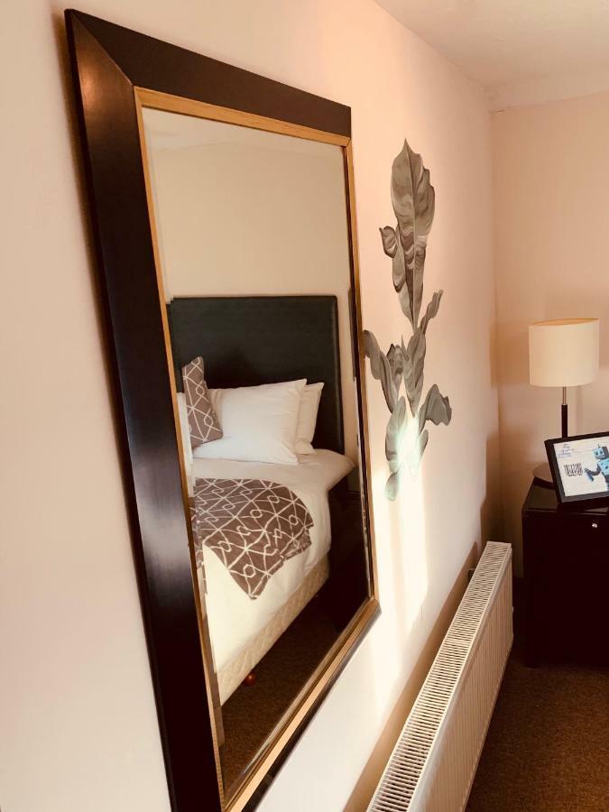 The Swan Hotel Almondsbury Exteriör bild
